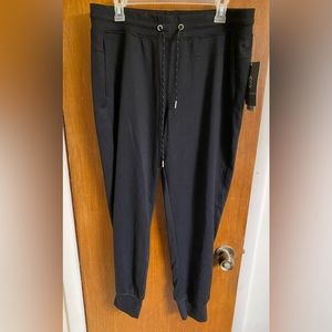 Ladies NWT Free Country Everyday Explorer Series joggers in black, size XL
